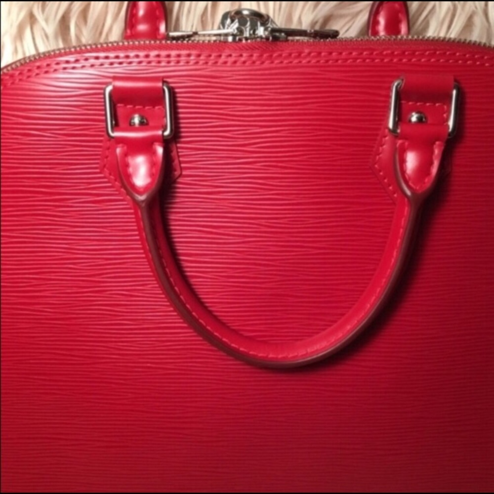SOLD Authentic Louis Vuitton Epi Alma MM Red - Picture 3 of 7